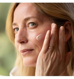 SISLEŸA L'INTÉGRAL ANTI-ÂGE CRÈME GEL FRAIS SISLEŸA L'INTÉGRAL ANTI-ÂGE CRÈME GEL FRAIS